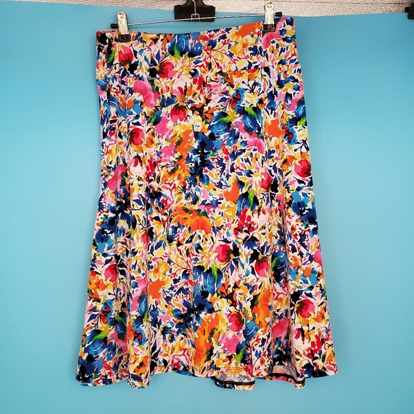 Premise Size PM Knee Length Floral Skirt - Picture 3 of 6
